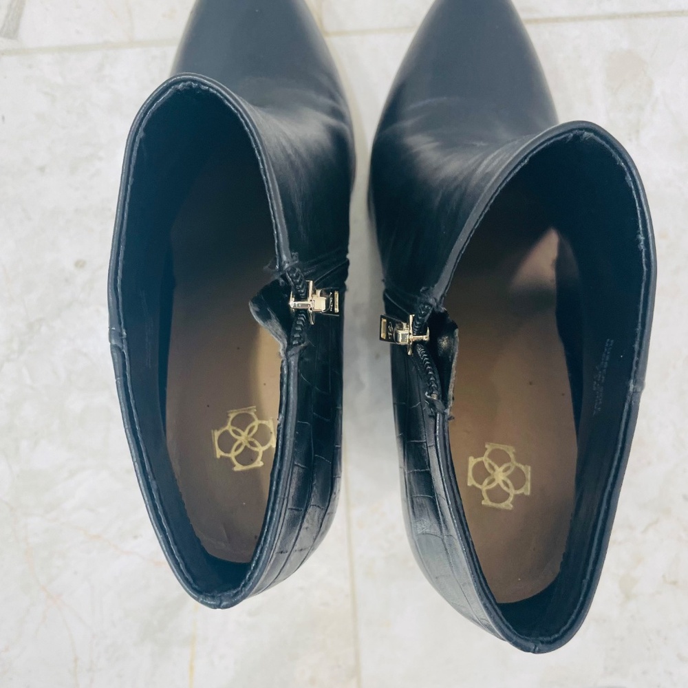 ANN TAYLOR {7.5} Black Leather Wedge Bootie Shoes Embossed "Lottie" - Picture 6 of 9